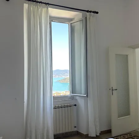 Sea View Apartamento *